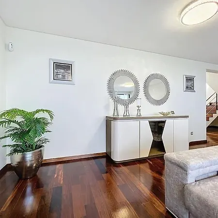 Villa Ribeiro Real 12 A Câmara de Lobos