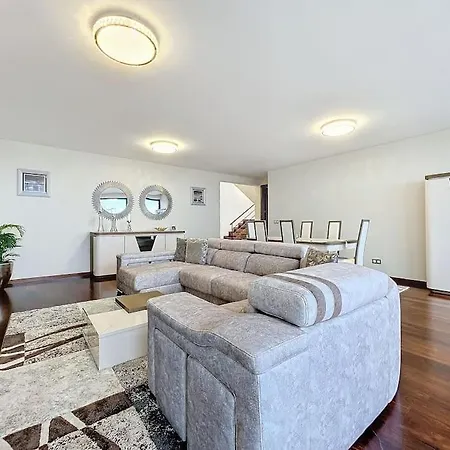 Ribeiro Real 12 A * Câmara de Lobos