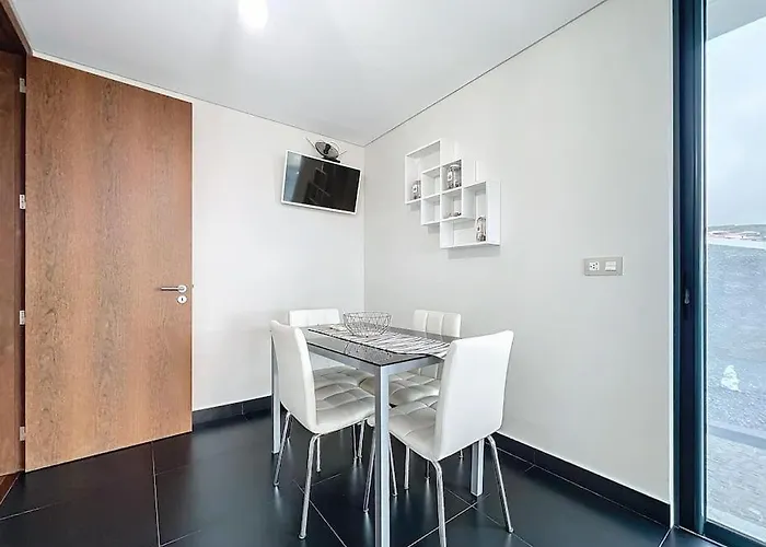 빌라 Ribeiro Real 12 A *