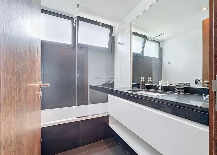 빌라 Ribeiro Real 12 A *